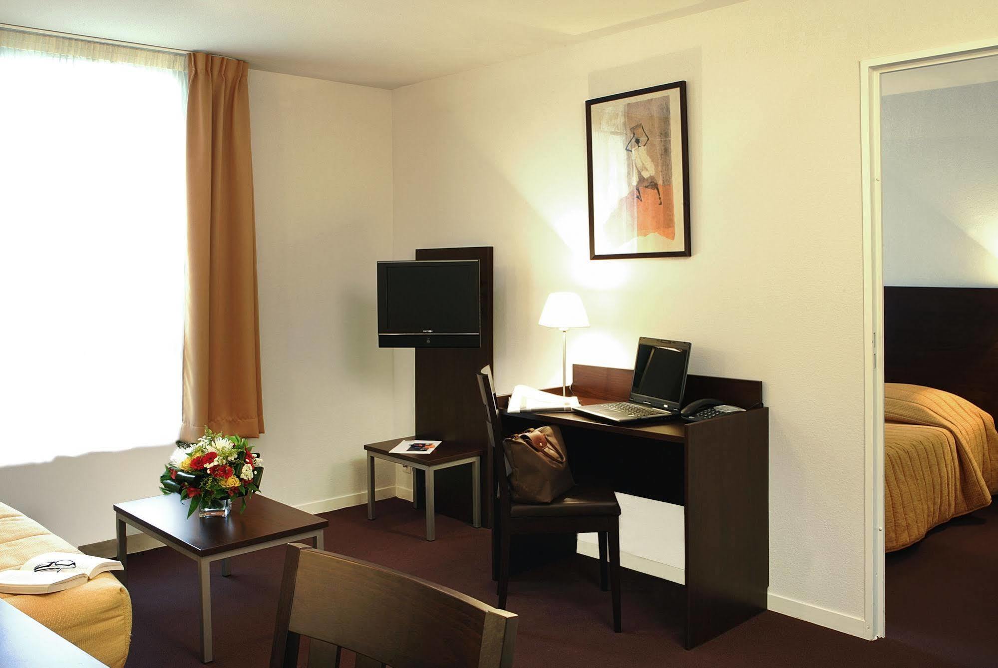 Aparthotel Adagio Access Paris Saint-Denis Pleyel Zimmer foto